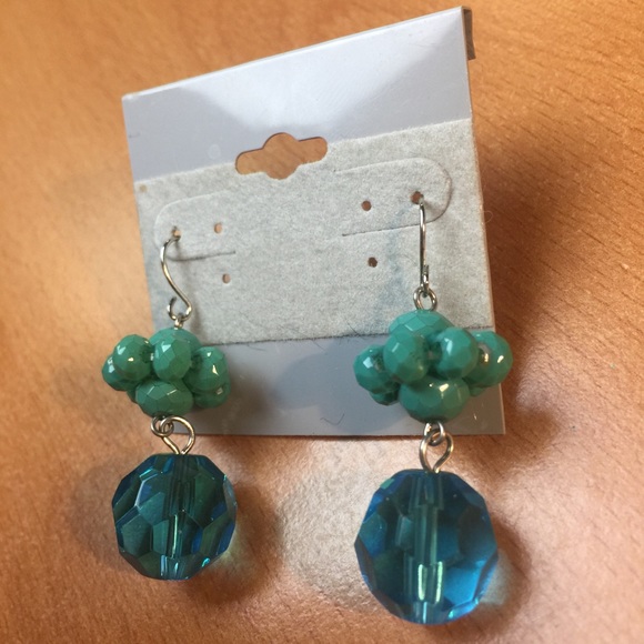 NWT Blue Dangle Earrings - Picture 2 of 2